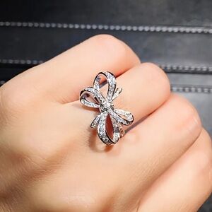 Gorgeous Silver Bow Statement Ring – Size 8 – New With Tags!